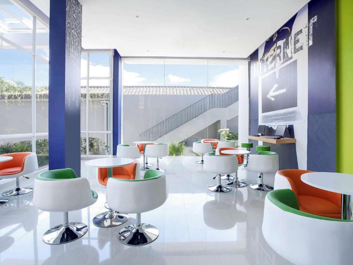 Ibis Budget Semarang Tendean Exterior foto
