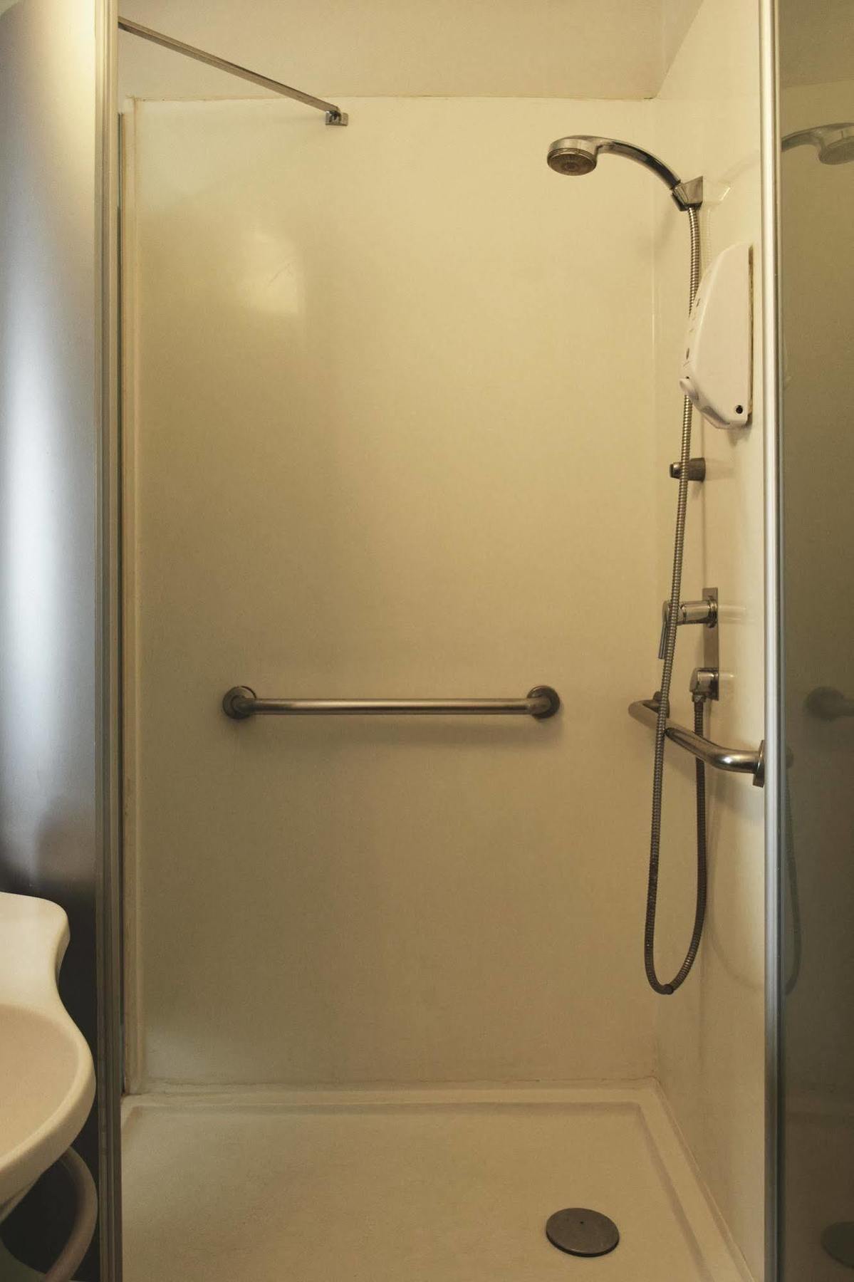 Ibis Budget Semarang Tendean Exterior foto
